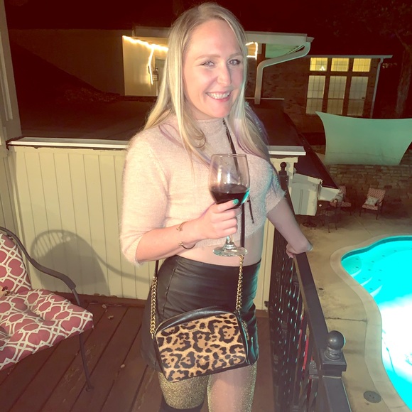 Meet your Posher, Krista - Picture 1 of 1